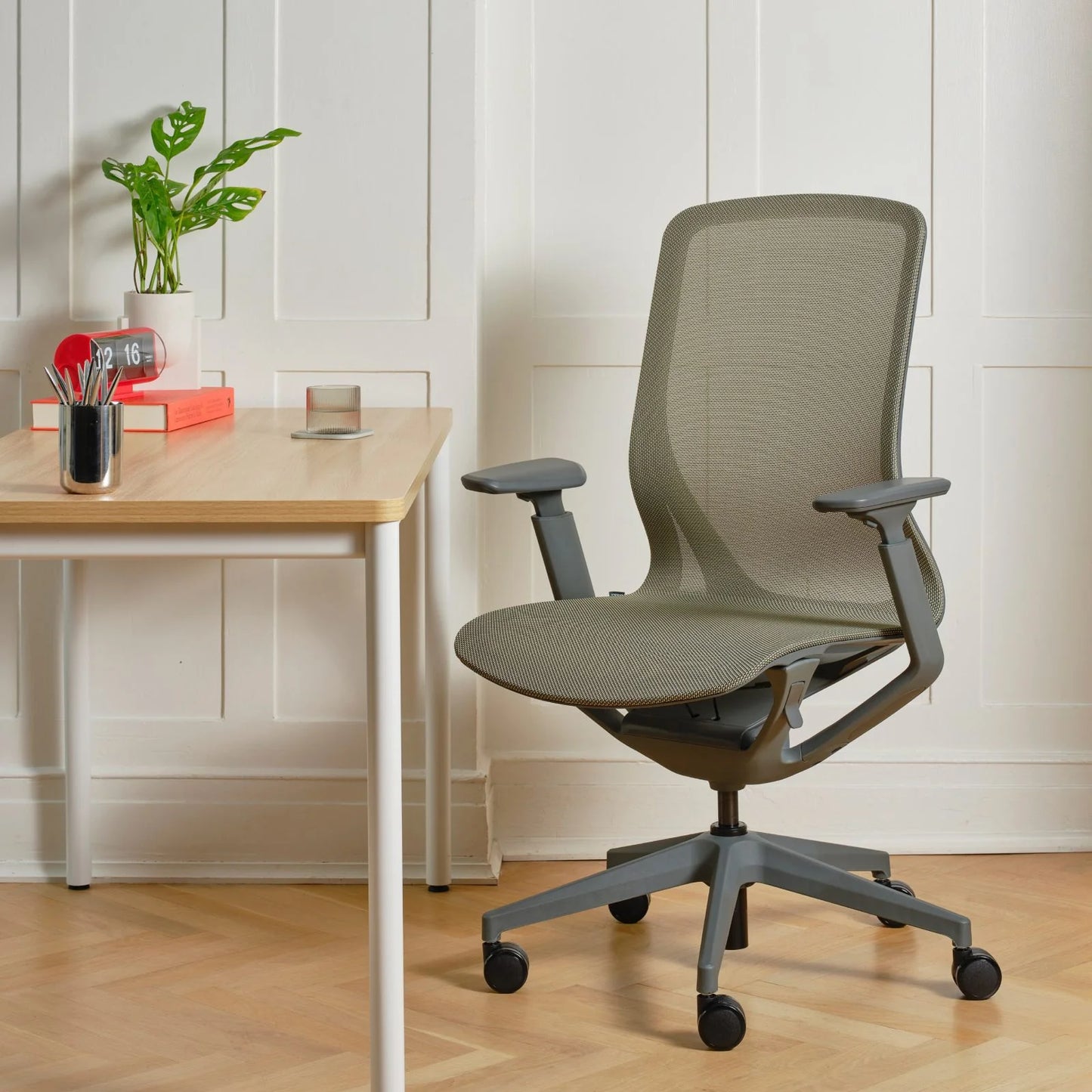 Aire Chair